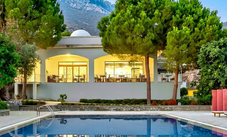 Gillham Vineyard Hotel-obr