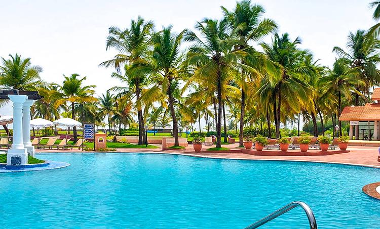 Holiday Inn Beach Resort-obr