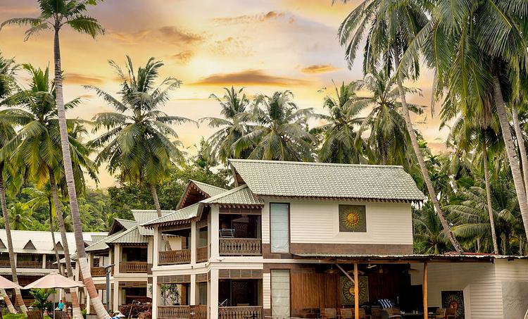 Sandyy Wavess Beach Resort-obr