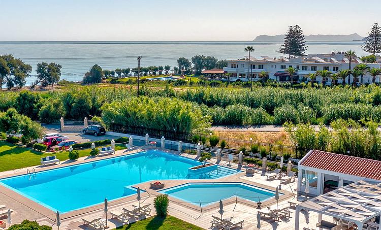 Mrs Chryssana Beach Hotel-obr