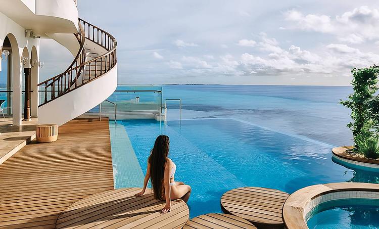 Stone Beach Hotel -obr