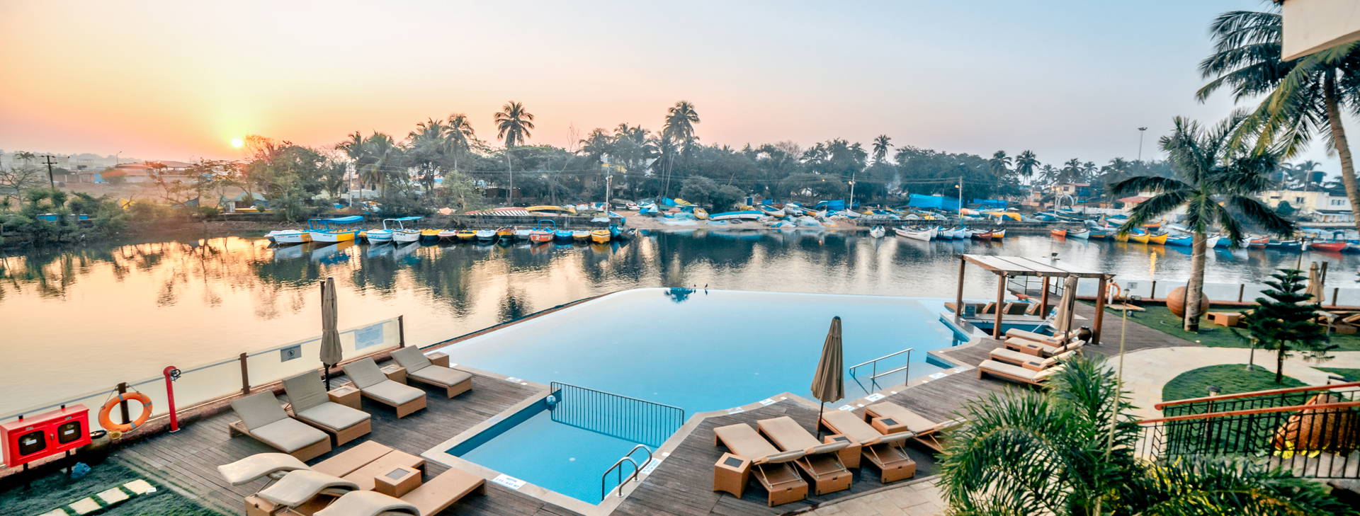 Acron Waterfront Resort Obrázek1