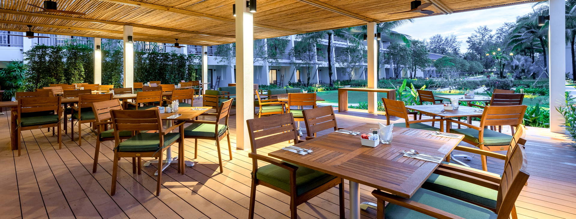 Outrigger Khao Lak Beach Resort Obrázek32